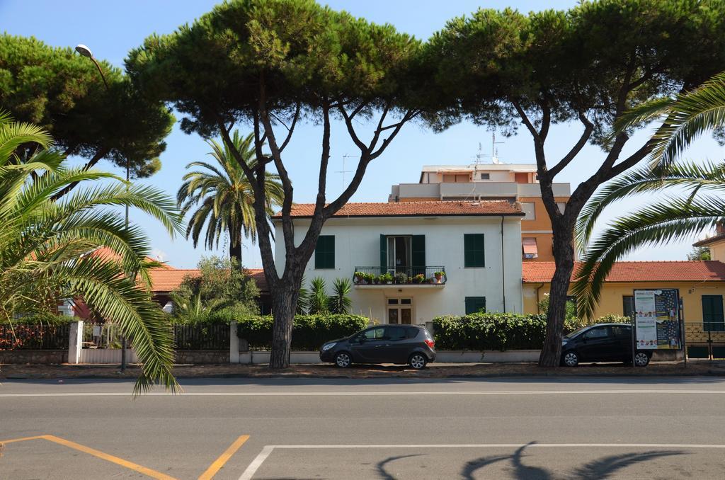 Casa Lia Villa Marina Di Carrara Buitenkant foto